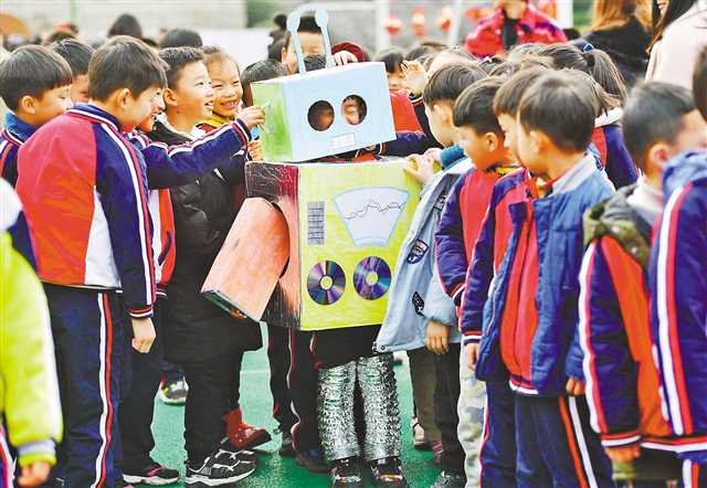 【要闻 摘要】重庆中小学“开学第一课”丰富多彩