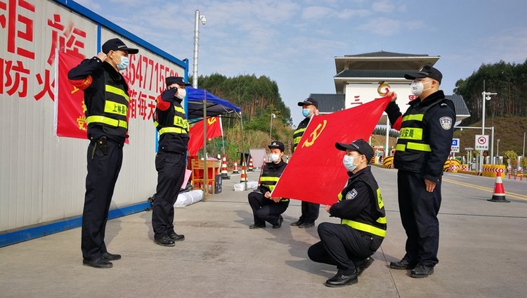 你举起右手宣誓的样子最美——南宁市注重在新冠肺炎疫情防控一线发展新党员