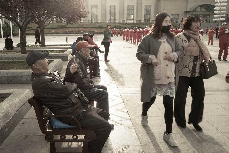 【图片专题】在广场_fororder_在广场 魏翔Wei Xiang.   on the square-1. 2019 Dalian