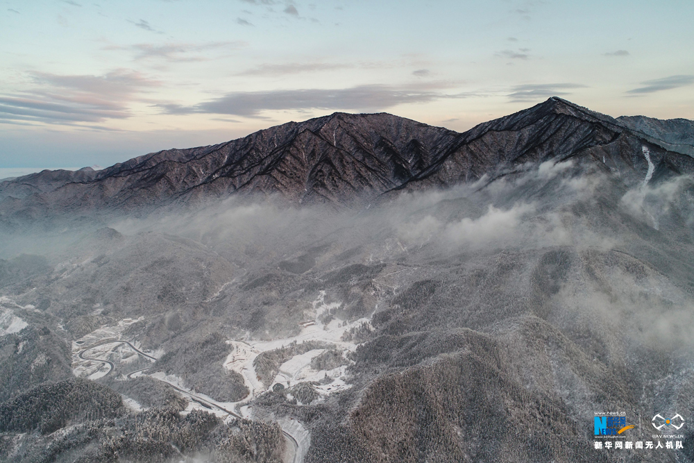 安徽金竹坪村：冰雪大别山