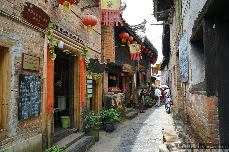 广西富川：潇贺古道穿村而过 岔山村靠乡村游踏上致富路