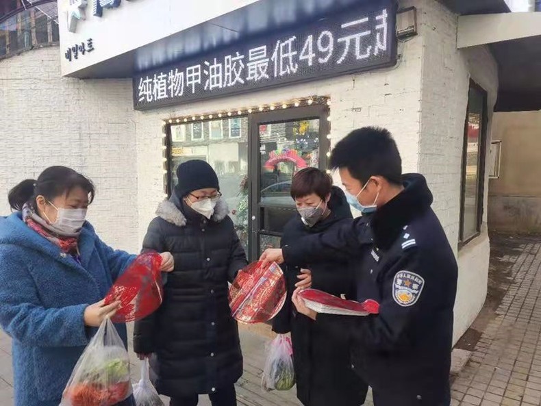 “抗击疫情 警徽在闪耀”⑧|沈阳“战地夫妻”约定战“疫”胜利后一起回湖北老家