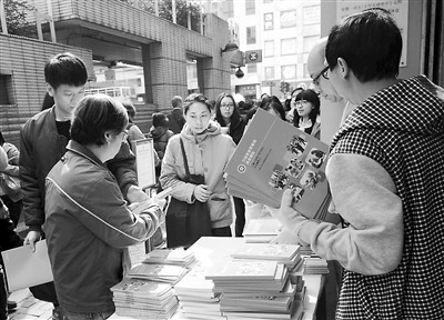 2015港府将着力打好四张牌:经济民生人才青年