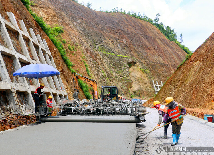 蒙山至金田公路通车 将造福沿线6万群众