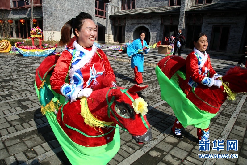 （新春走基层）“云端”展演迎新年