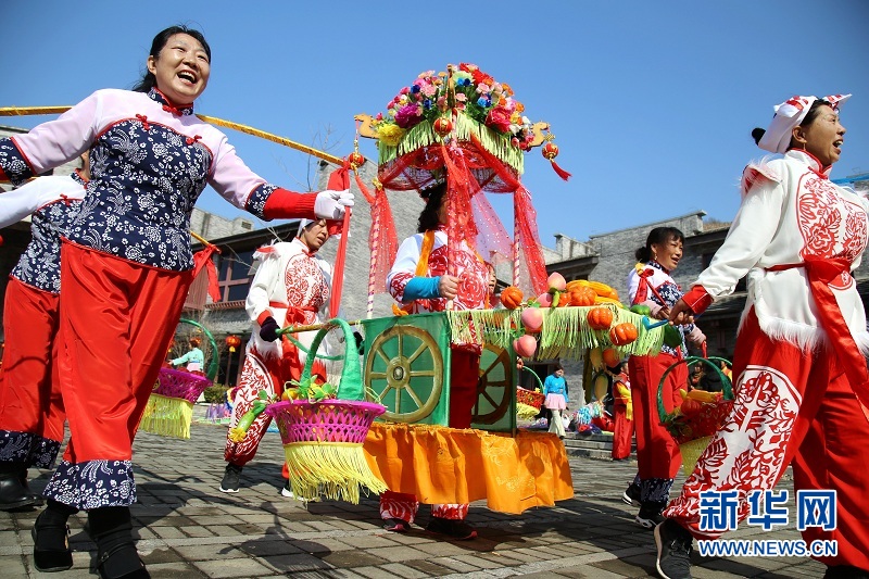 （新春走基层）“云端”展演迎新年