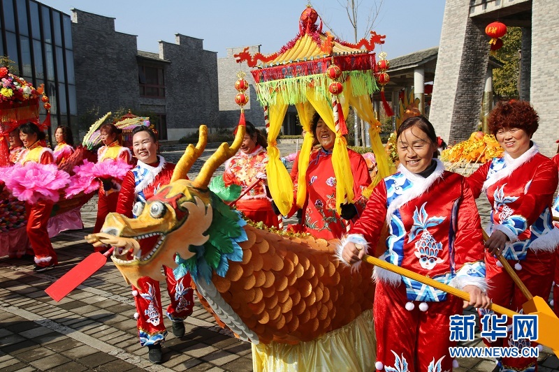 （新春走基层）“云端”展演迎新年