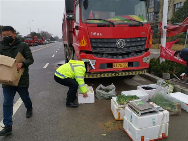 秦汉交巡警·护航24小时