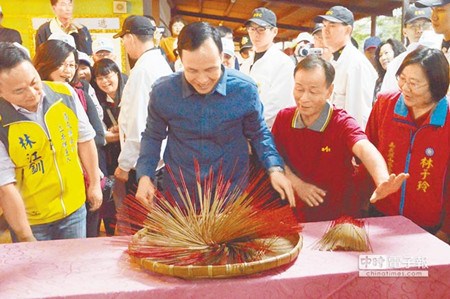 台湾“大选”电视辩论 朱立伦将主攻两岸与经济