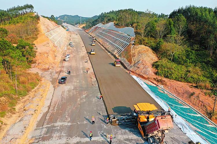 广西大塘至浦北高速路预计年内建成通车