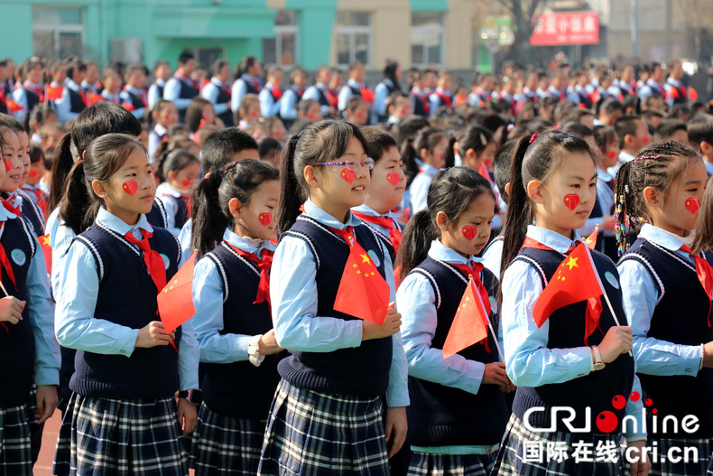 开学第一天 沈阳60余万学生唱响《我和我的祖国》