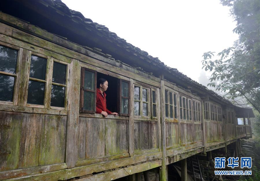 探秘湖北利川土家“建筑博物馆”——藏身山水间的吊脚楼