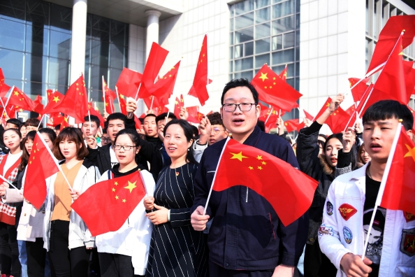 （缓）开学第一天 沈阳60余万学生唱响《我和我的祖国》