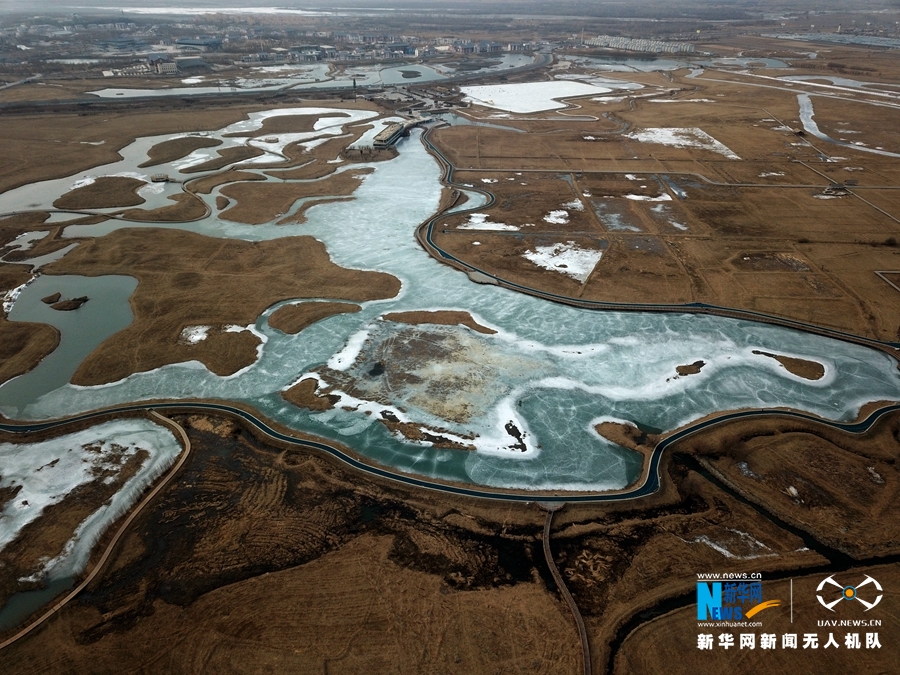 航拍张掖湿地：冰雪渐消融 碧波漾春意