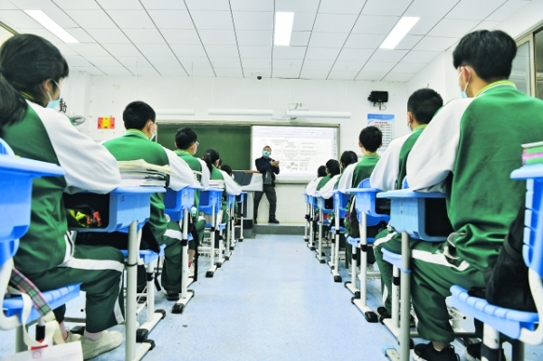 （社会）全方位“保驾护航”，贵阳市初三高三年级学生返校复学