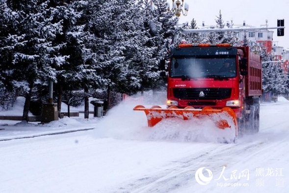 黑龙江漠河：迎来入春最大降雪 雪深10厘米