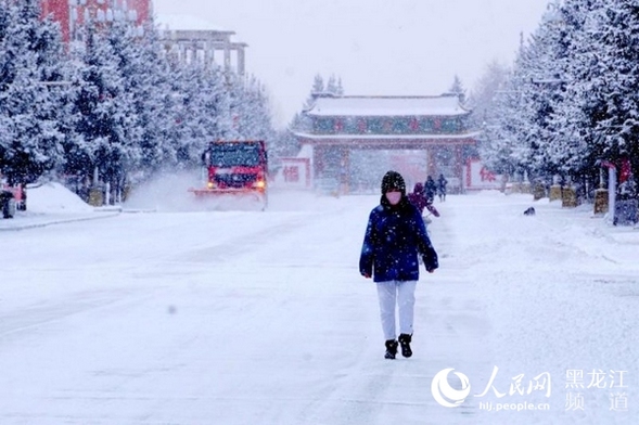 黑龙江漠河：迎来入春最大降雪 雪深10厘米