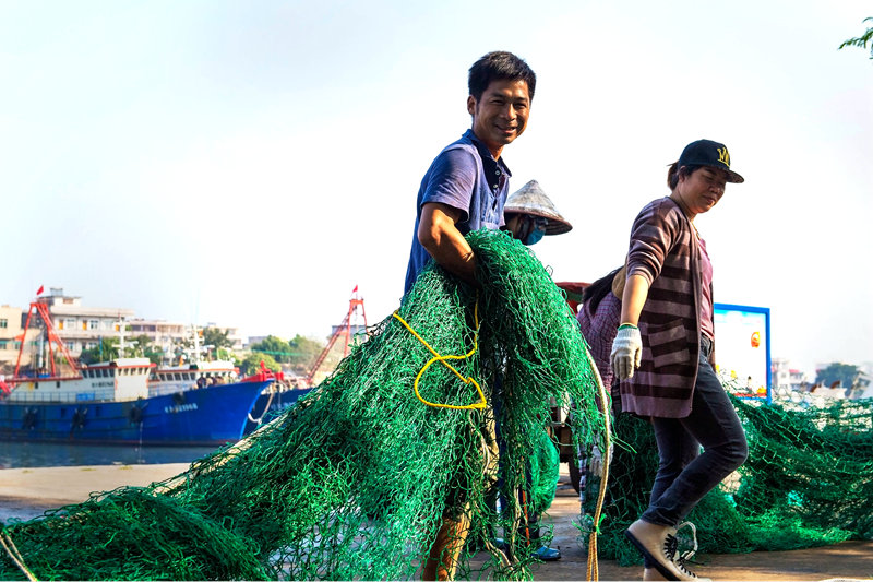 广西北海：渔民“扬帆”出海忙