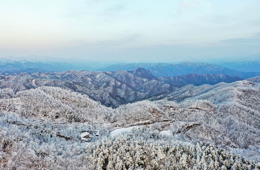 雪后初晴 河南熊耳山壮美如画