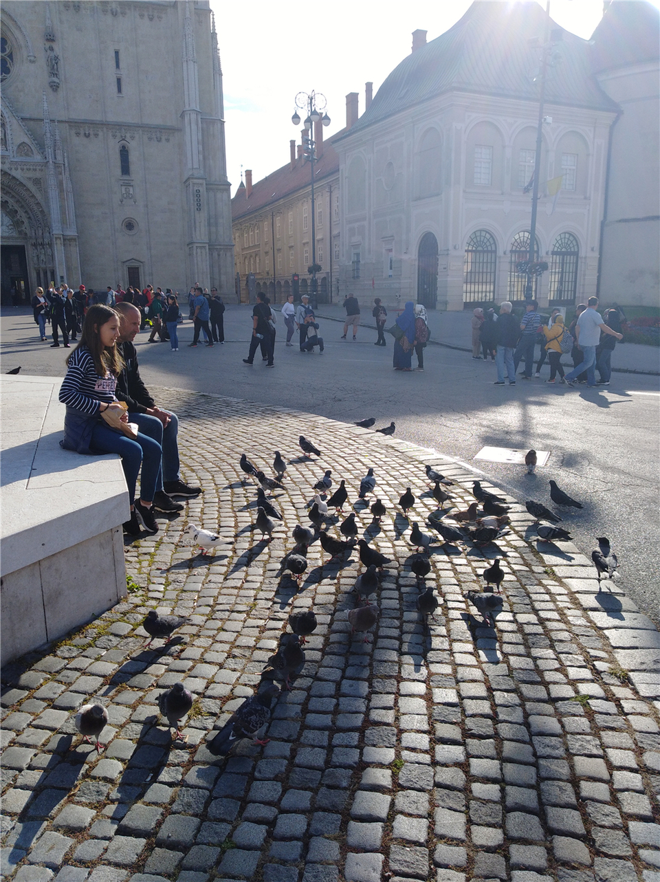 The square before the Zagreb Cathedral, Croatia_fororder_2圣母升天大教堂前的广场