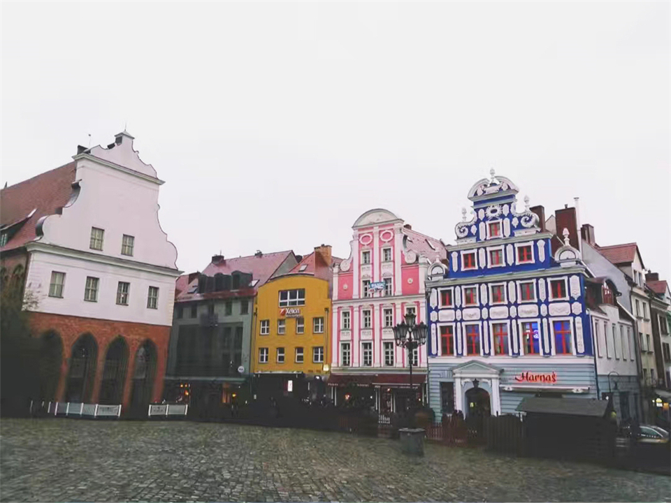 The Street in Szczecin, Poland_fororder_波兰什切青街头