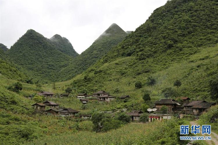 边境线上起新居——桂西极贫县山村走访见闻