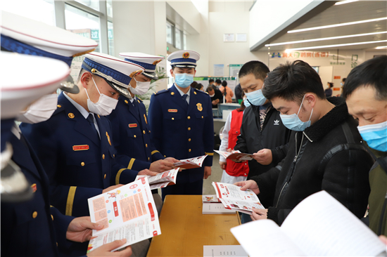 （有修改）（健康图文）南京市第一医院开展“学雷锋”活动