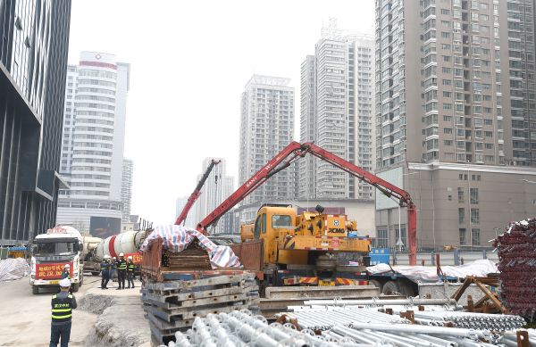 湖北省委常委、武汉市委书记王忠林调研检查恢复城市运行各项准备工作