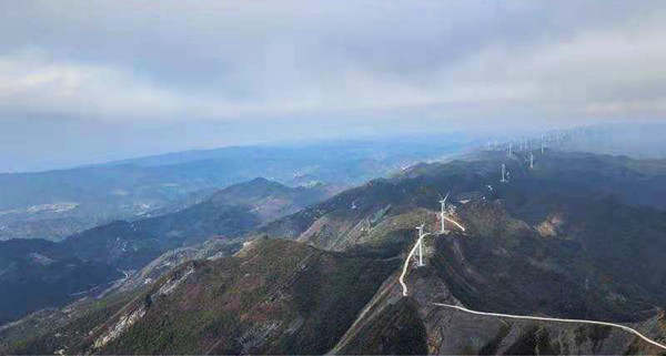 （有修改）【加急】【B】重庆石柱县：七曜山“刀背梁”风景如画