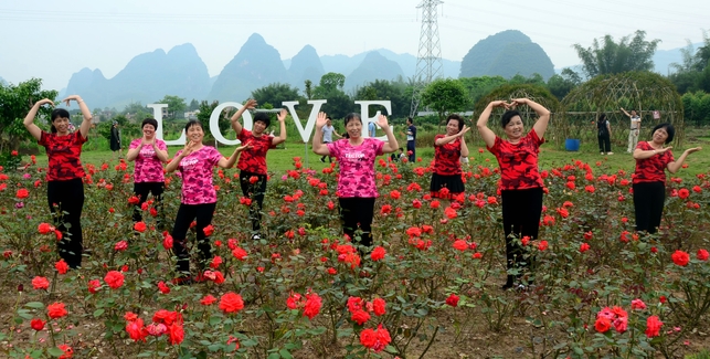 贺州平桂区：“五一”假期旅游热