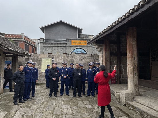 贵州安顺：消防员学党史 忆初心 强使命