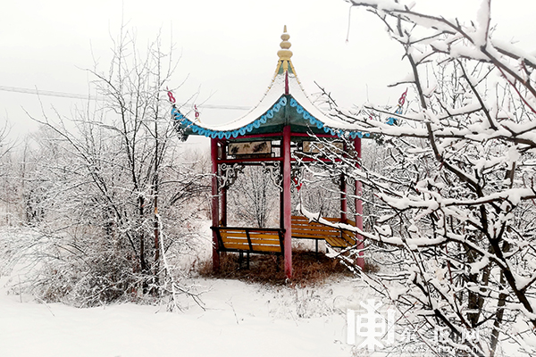 “中国最冷小镇”大兴安岭呼中区降春雪美景如画