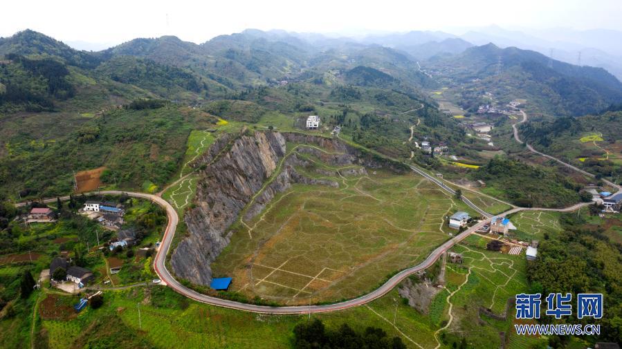 【城市远洋】重庆北碚：废弃矿山生态修复变果园