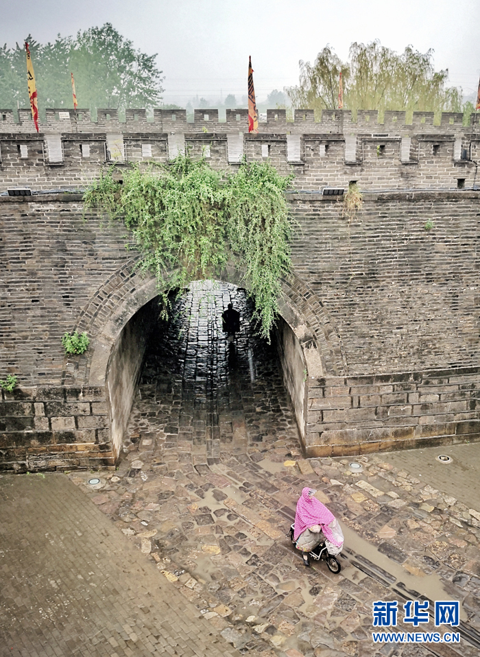 安徽寿县：古城潇潇春雨新