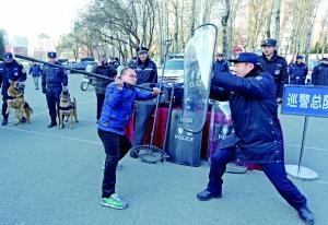 北京110报警4成无效 有人报警称有僵尸奥特曼