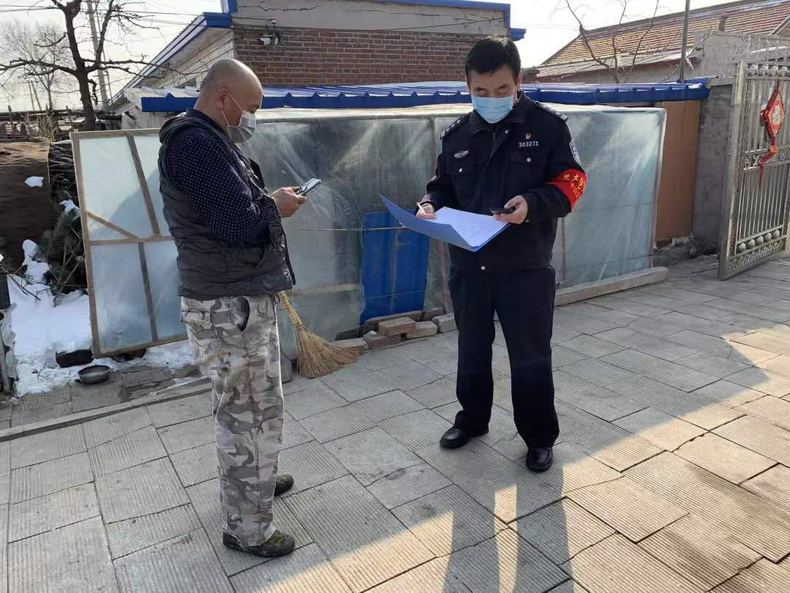 “抗击疫情 警徽在闪耀”㉓|防控一线 鞍山“老警”为年轻民警“打样”