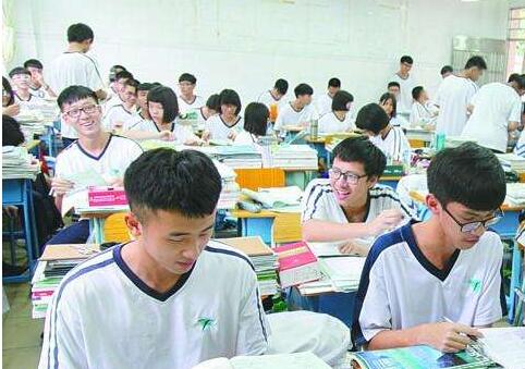 【教育（图片+摘要）】中央深化教育体制改革 试行学区化管理