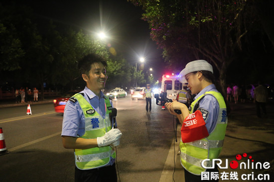 已过审【法制安全】云阳交巡警首次网络直播夜查行动 查处醉驾3起