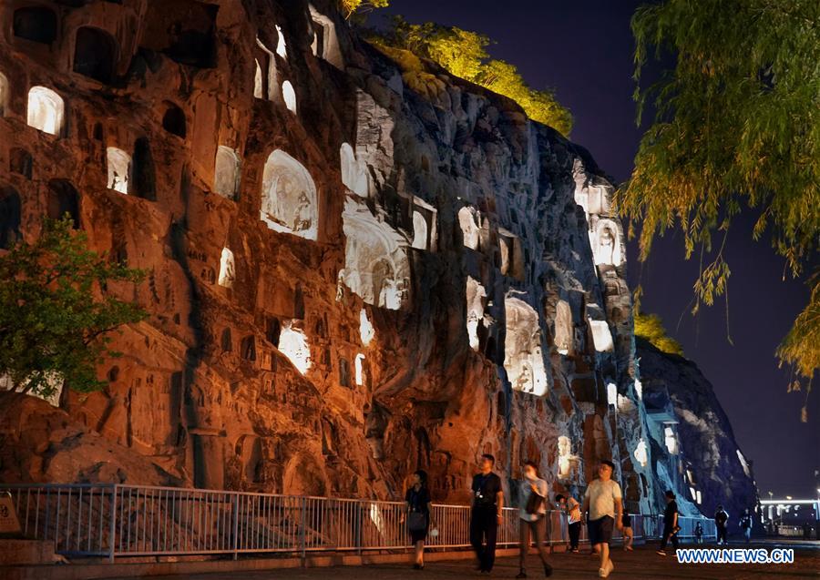 Night tours attract visitors, boost economy in Luoyang