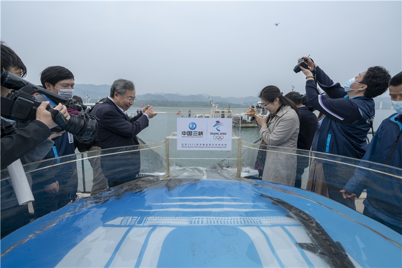 三峡集团：一万尾大规格“子二代”中华鲟放归长江_fororder_微信图片_2021041016381716