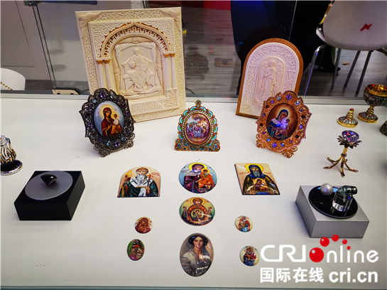 俄罗斯和柬埔寨参展商搭乘丝博会“快车” 展销商品促贸易