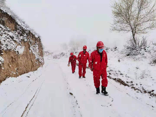 （待改，先不管）长庆油田采油一厂全员抵御风雪撑起安全屏障_fororder_图片7