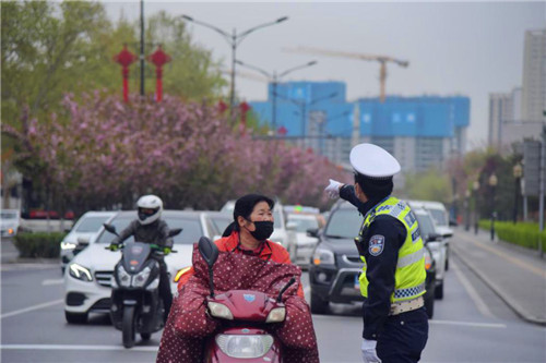 西安交警：“微改造”电视塔盘道 市民出行效率“大提升”