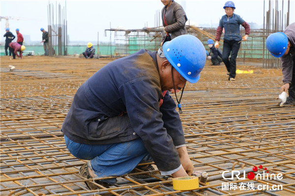 【最美劳动者】陕建七建建设者：迎接“十四运” 我们全力以赴_fororder_图片30