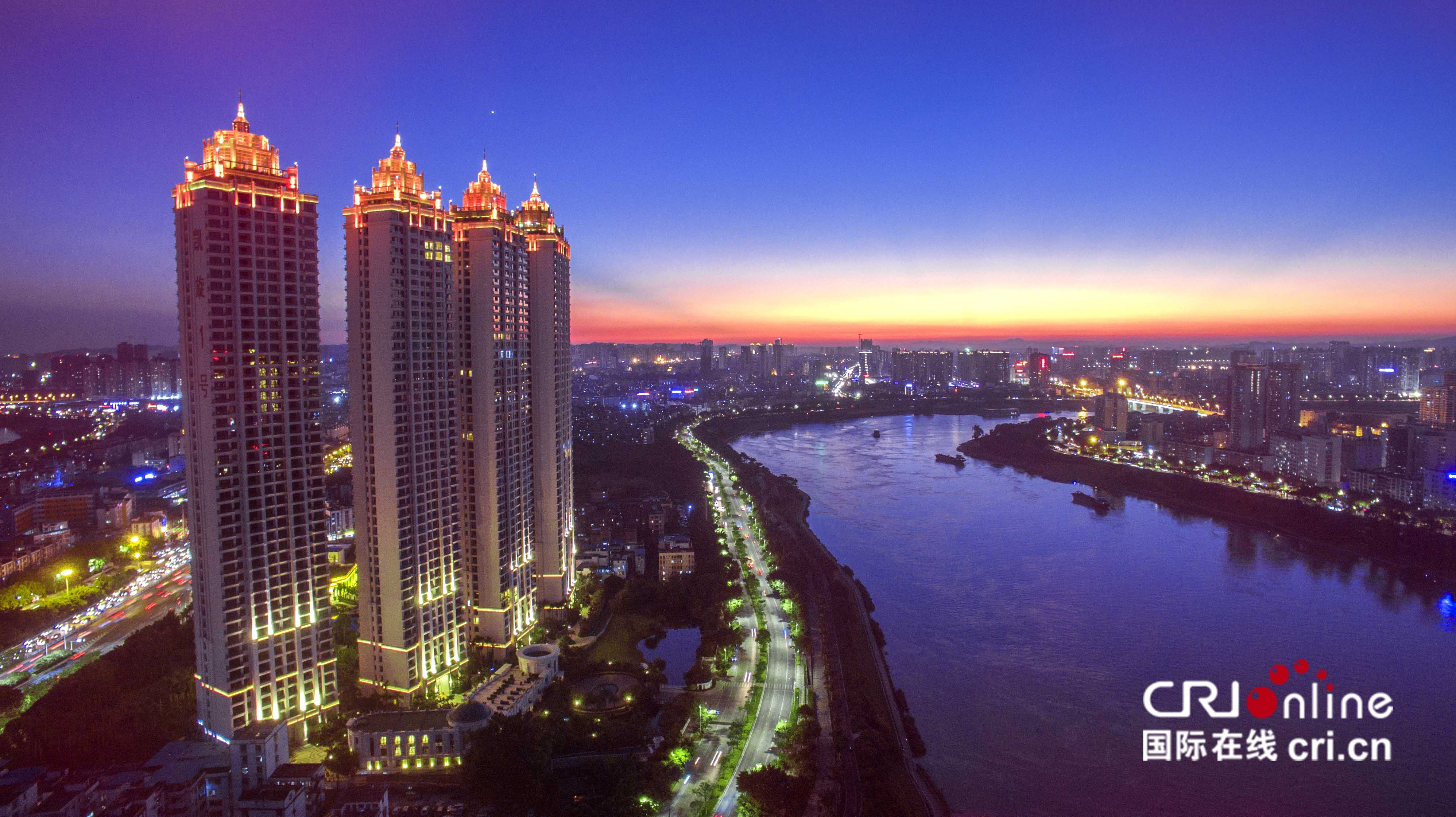 南宁市：烟火气息点亮城市夜景