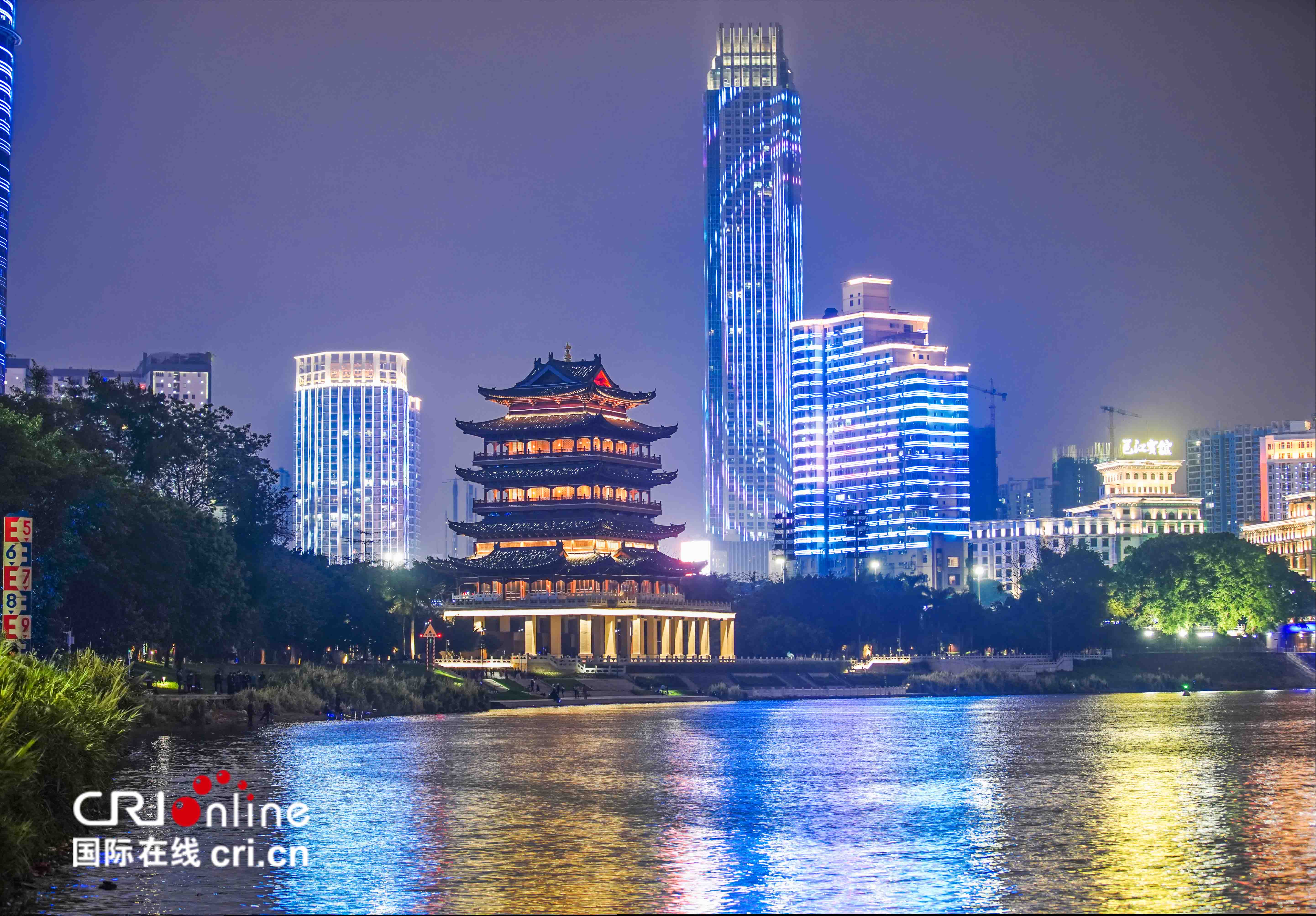 南宁市：烟火气息点亮城市夜景