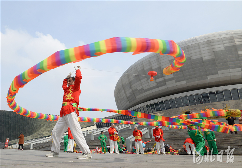 河北邯郸：空竹绝活大比拼