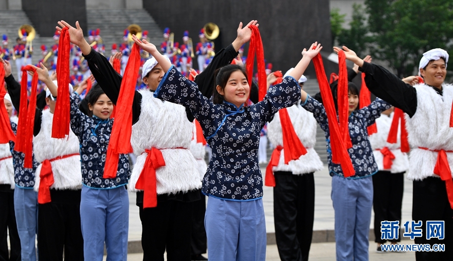 郑州西亚斯学院“盛世中国，多彩世界”国际文化节开幕