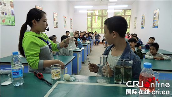 已过审【区县联动】【石柱】石柱：重庆科普大篷车开进西沱中学 感受科学魅力【区县联动】【石柱】石柱：重庆科普大篷车开进西沱中学