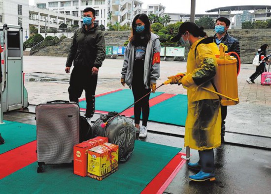 今日南宁市15万名初三高三学生开学